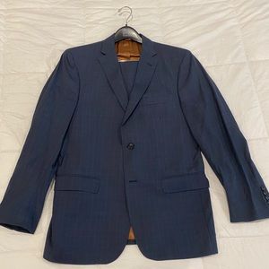 Jos. A. Bank Men’s 40R Slim Fit Suit Like New